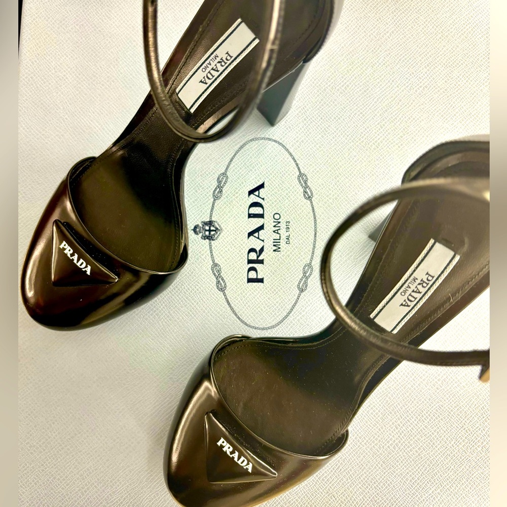 Authentic Prada Open-Sided Leather Pump, Round To… - image 3